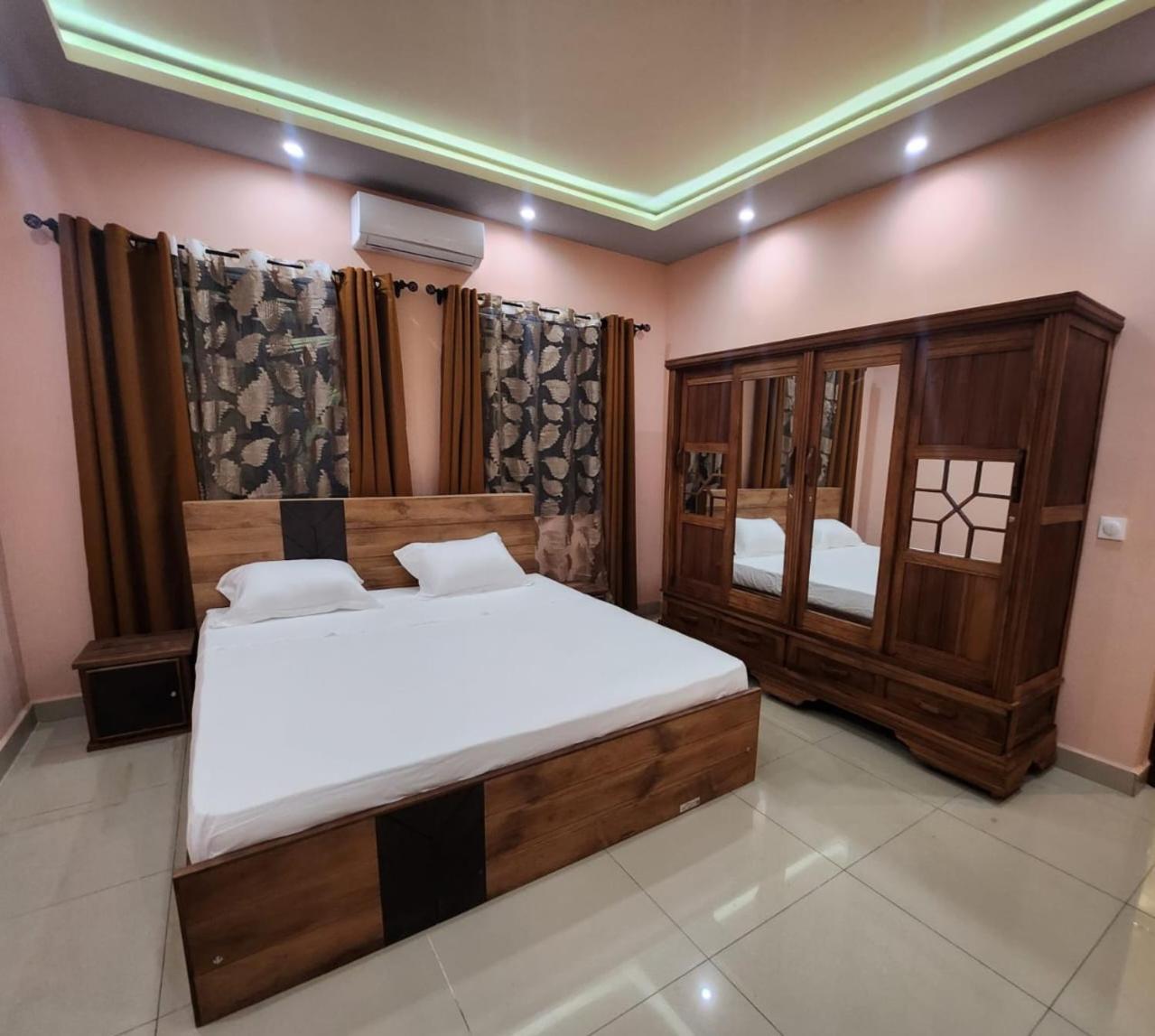 Ocean Heaven Hotel Махадзанга Экстерьер фото